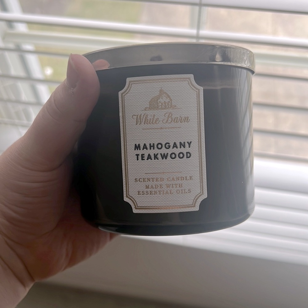 NWOT Bath and Body Works Mahogany Teakwood Candle